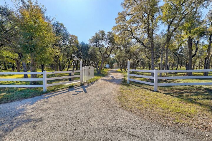 Property Photo: 30309 Live Oak Trail TX 78633