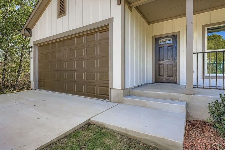 Property Photo:  701 E 3rd Street  TX 78621 