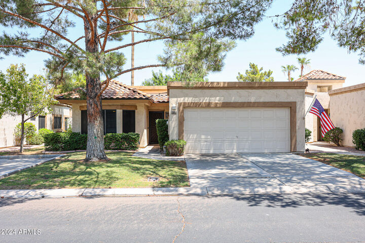 Property Photo: 9118 W Topeka Drive AZ 85382