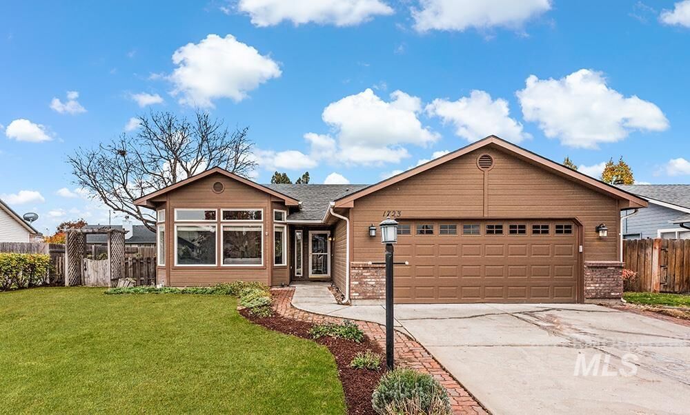 Property Photo:  1723 W Hendricks St  ID 83646 