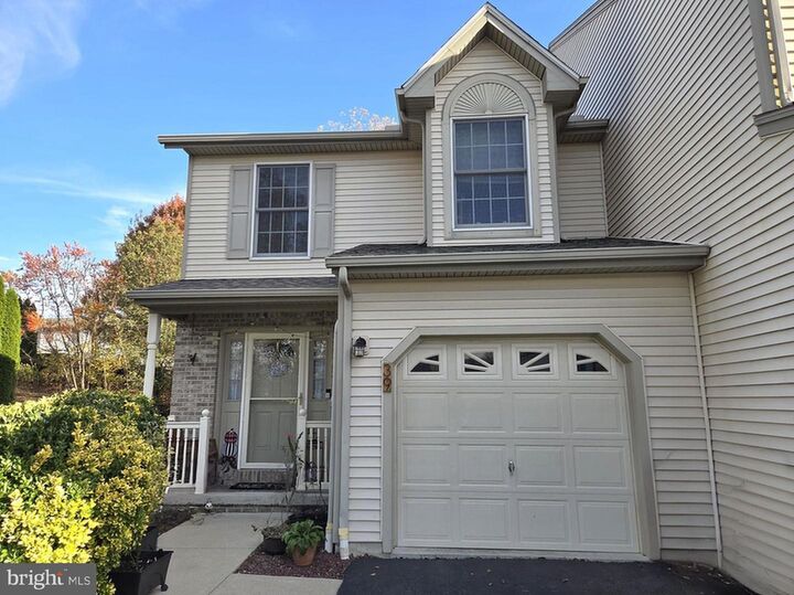 39 Keefer Way  Mechanicsburg PA 17055 photo