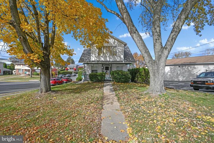 Property Photo:  979 New Holland Road  PA 19607 