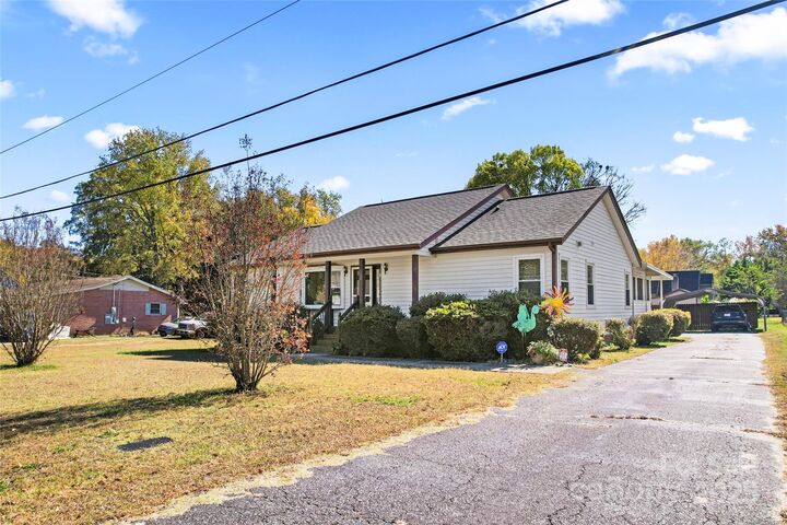 Property Photo: 304 Autumn Drive NC 28075