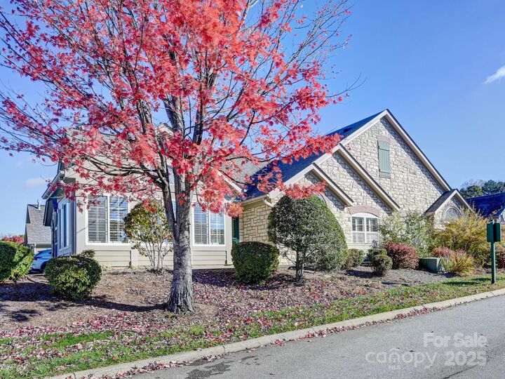 Property Photo: 44 Braeburn Way NC 28731