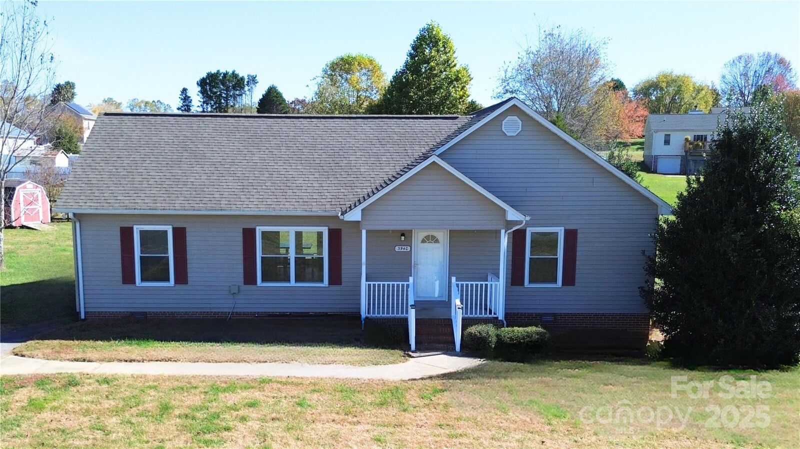 Property Photo: 3940 Herman Sipe Road NC 28613