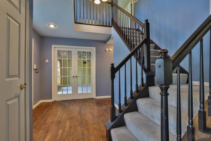 Property Photo: 7927 Surreywood Drive OH 45052