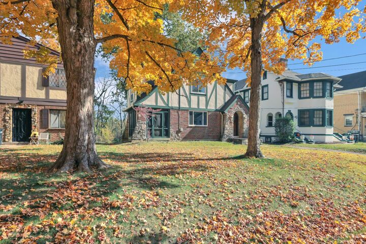 Property Photo:  2518 Homestead Place  OH 45211 