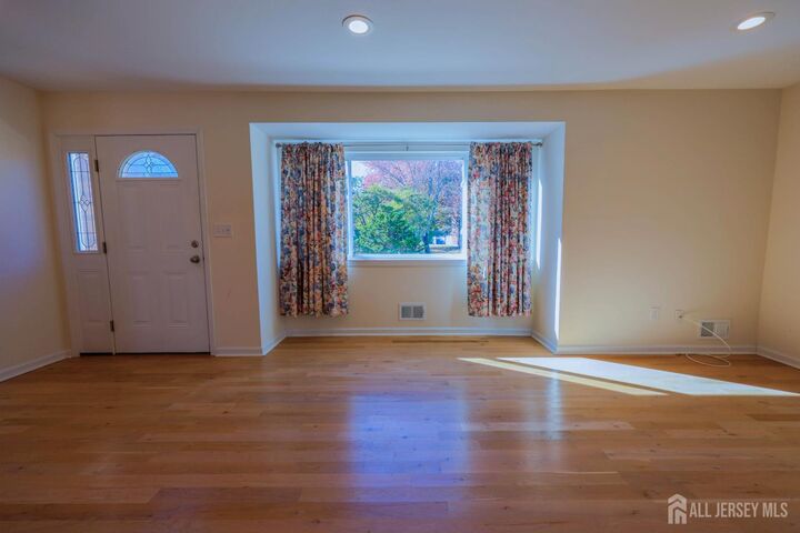 Property Photo: 10-Q Dayton Circle NJ 08810