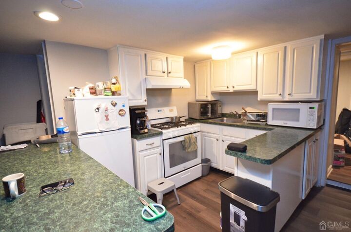 Property Photo: 405 N Washigton Avenue 8 NJ 08812