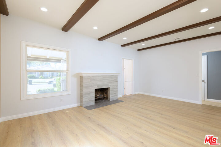 Property Photo: 2107 W 84th Pl CA 90047