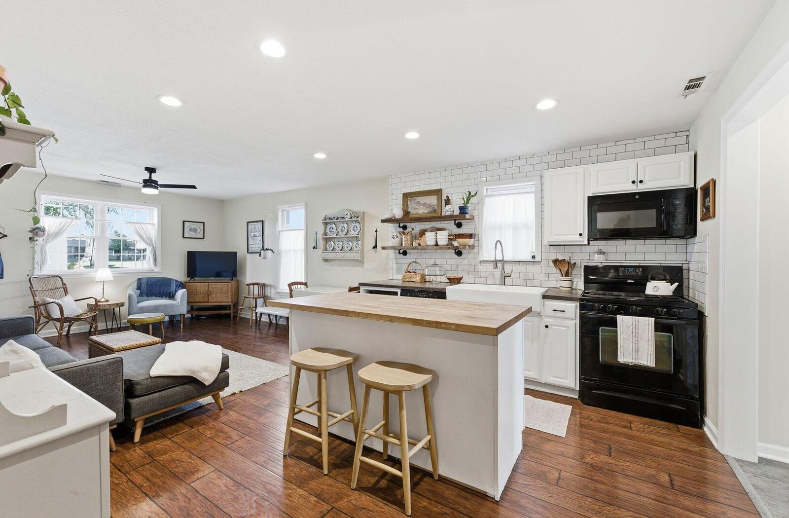 Property Photo: 28 Chestnut Street OH 43015