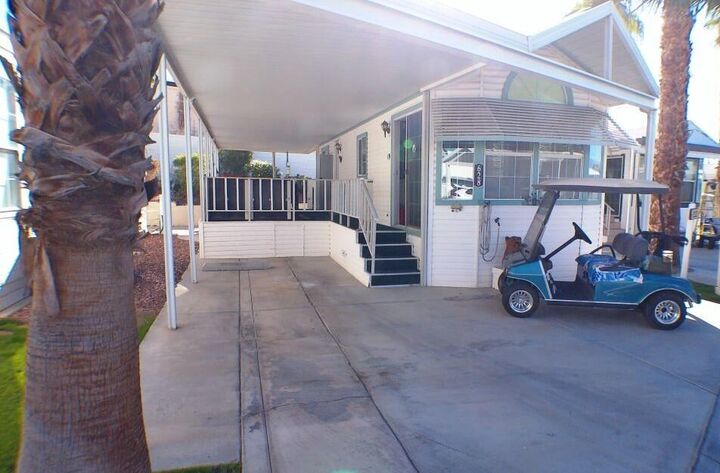 Property Photo: 84136 Ave 44, #628 CA 92203