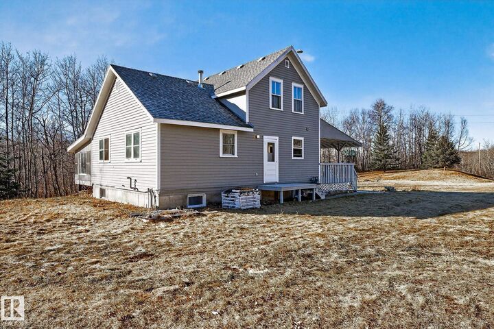 Property Photo:  49551 Range Road 202  AB T0B 0C0 