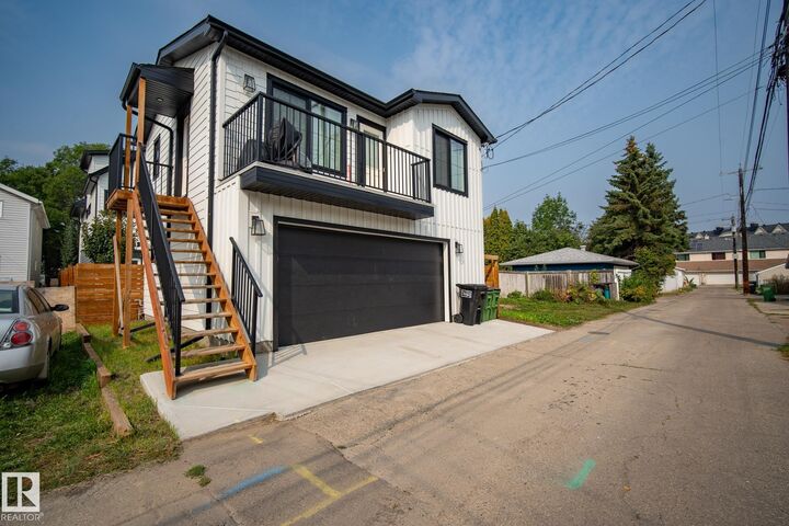 Photo de la propriété: 9721 96 Street NW AB T6C 3Z4
