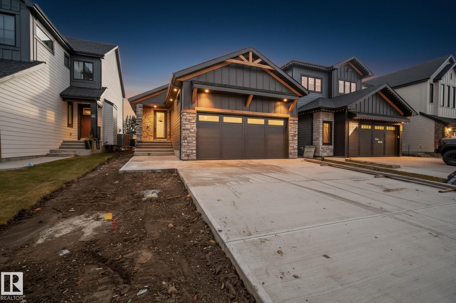 Property Photo: 12 Newbury Ci AB T8B 0E8