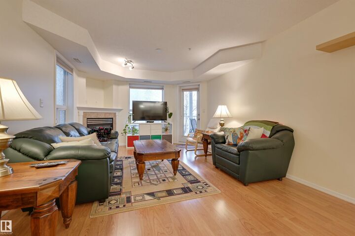 Photo de la propriété: 9008 99 Avenue NW 336 AB T5H 4M6