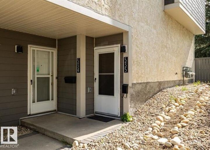 Property Photo:  535 Willow Court NW  AB T5T 2K7 