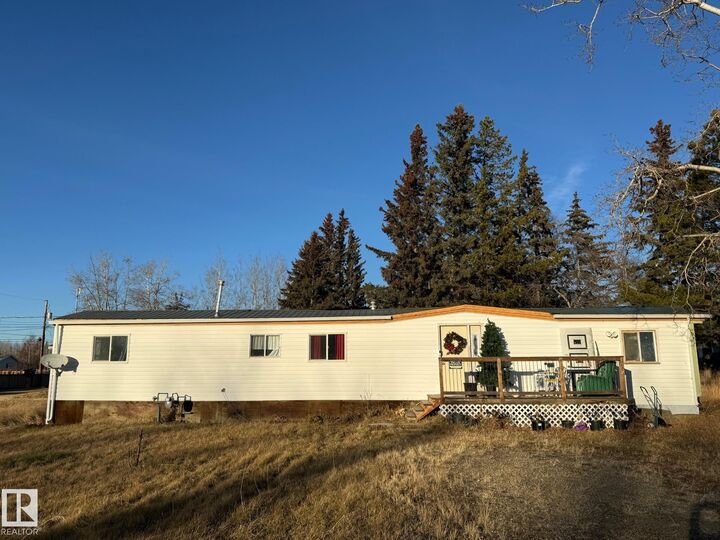 Property Photo:  4604 52 Street  AB T0E 0S0 