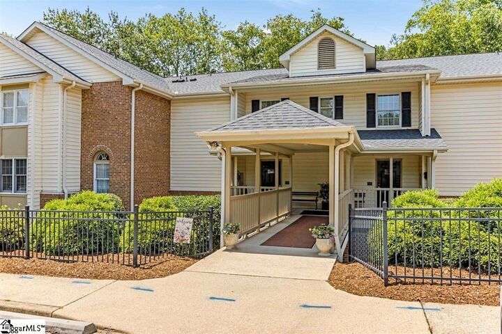 110 Swansgate Place  Greenville SC 29605 photo