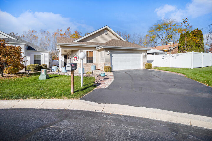 8320 Pointe Drive  Crown Point IN 46307 photo