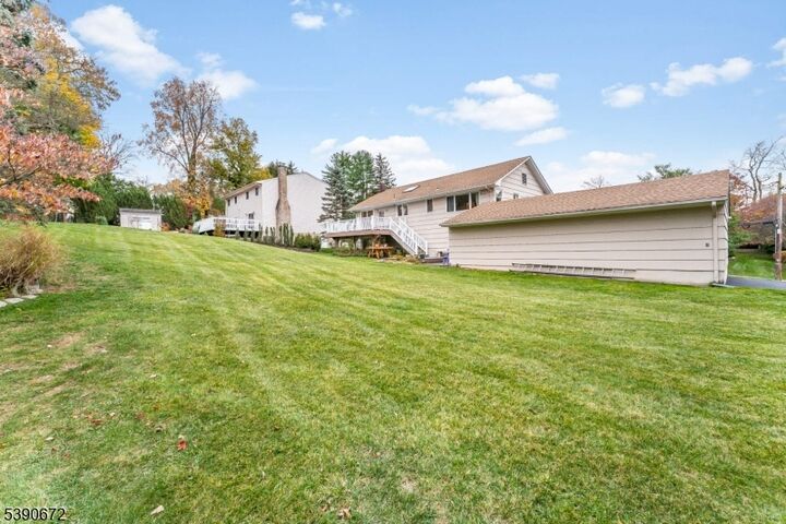 13 Glutting Pl  East Hanover Twp. NJ 07936 photo