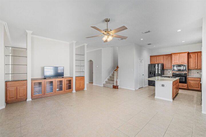 Property Photo:  643 E 10th Street  TX 77008 