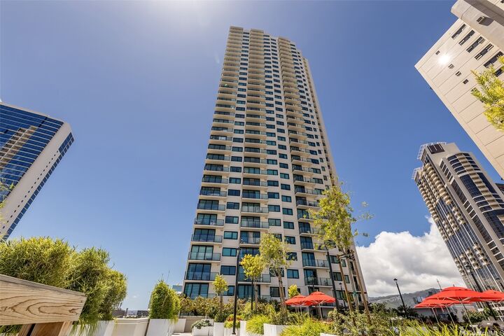 Property Photo: 615 Keawe Street 1905 HI 96813