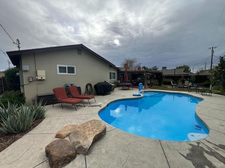 Property Photo: 254 W Earl Way CA 93230