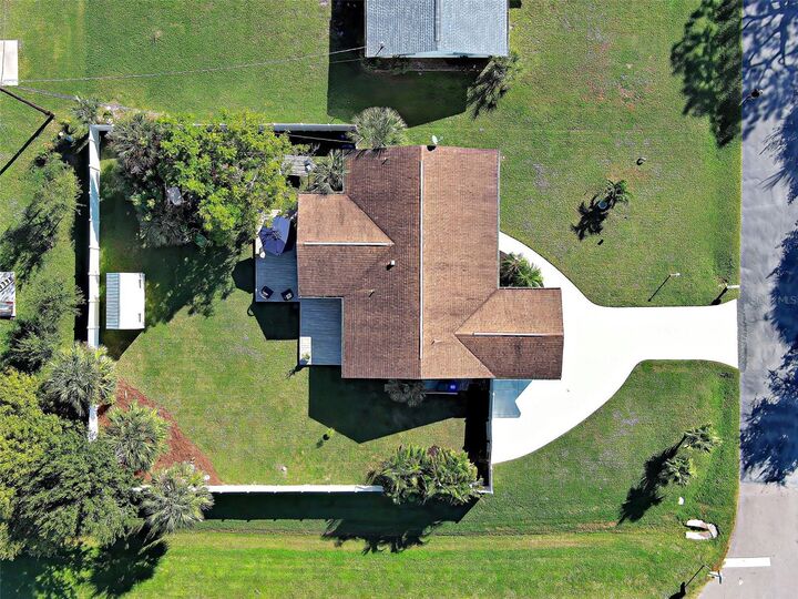 Property Photo: 790 Coral Way FL 34223