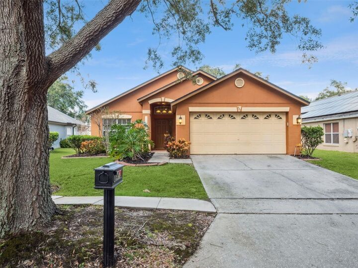 Property Photo:  427 Dunoon Street  FL 34761 