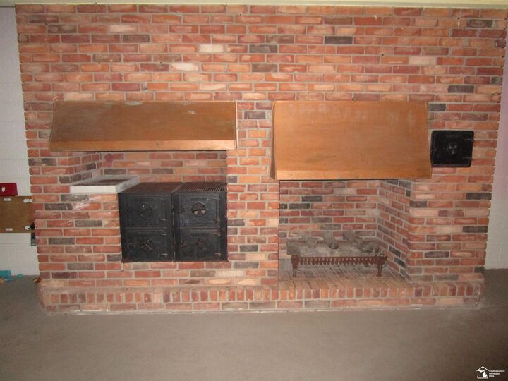 Property Photo: 31831 Grand River Avenue #6 MI 48336-4138