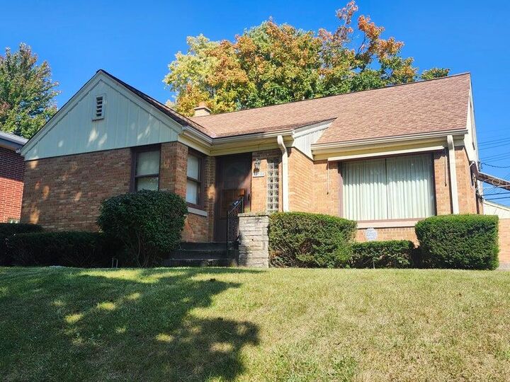 10708 W York Pl  Wauwatosa WI 53222 photo