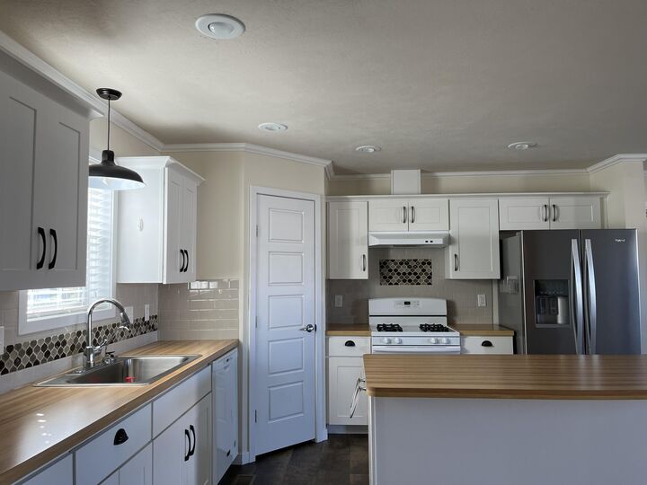 Property Photo: 1320 Westwind Lane MI 49412