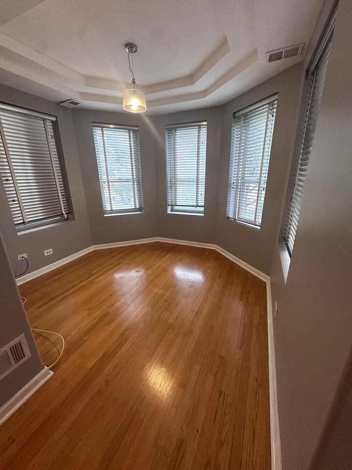 Property Photo:  6714 S Chappel Avenue 2  IL 60649 