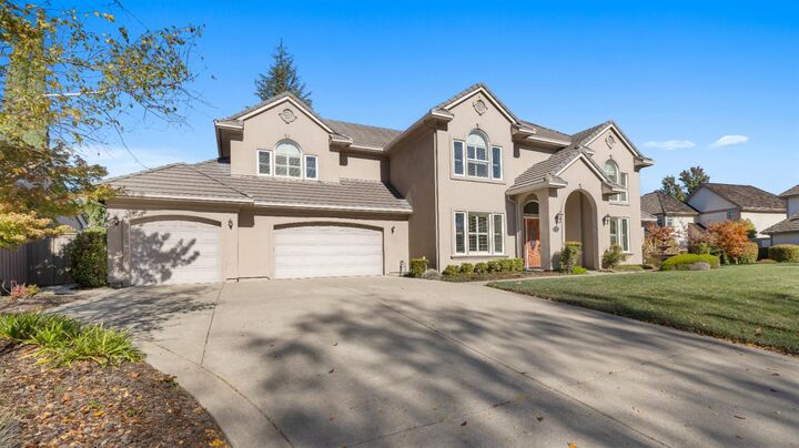 Property Photo: 827 Lake Front Drive CA 95831