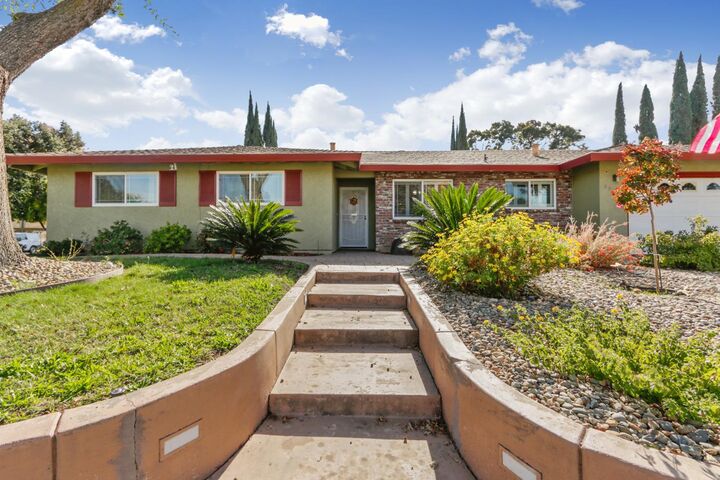 Property Photo: 9018 El Oro Plaza Drive CA 95624