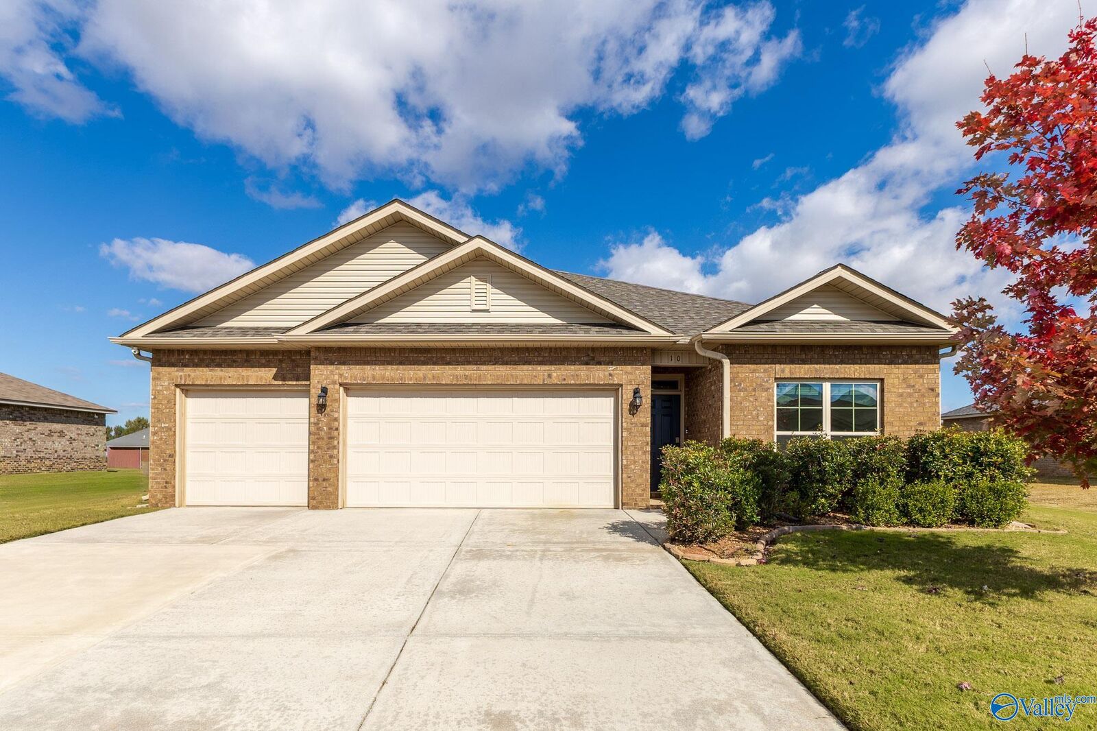 Property Photo: 109 Creek Ridge Drive AL 35759