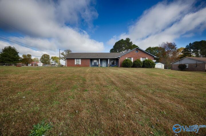 Property Photo: 197 Silverwood Lane NE AL 35750