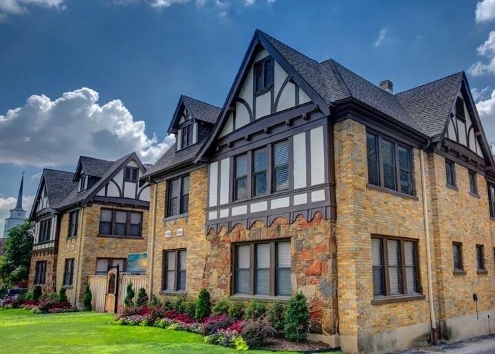 Property Photo: 2100 Forest Park Boulevard TX 76110