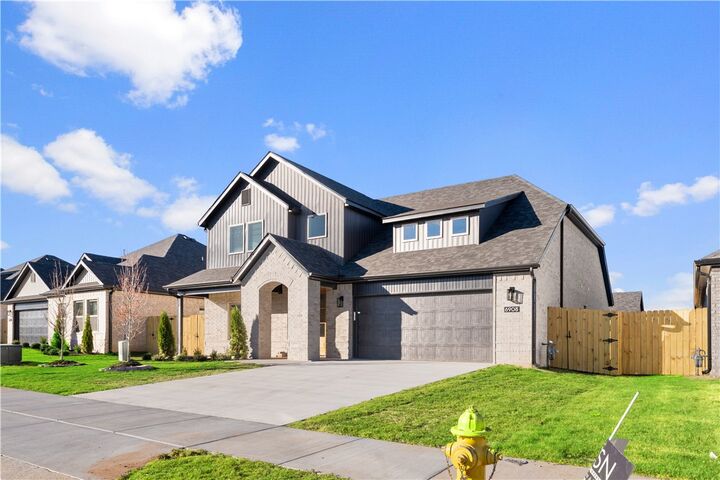 Property Photo:  6908 SW Basswood Avenue  AR 72713 