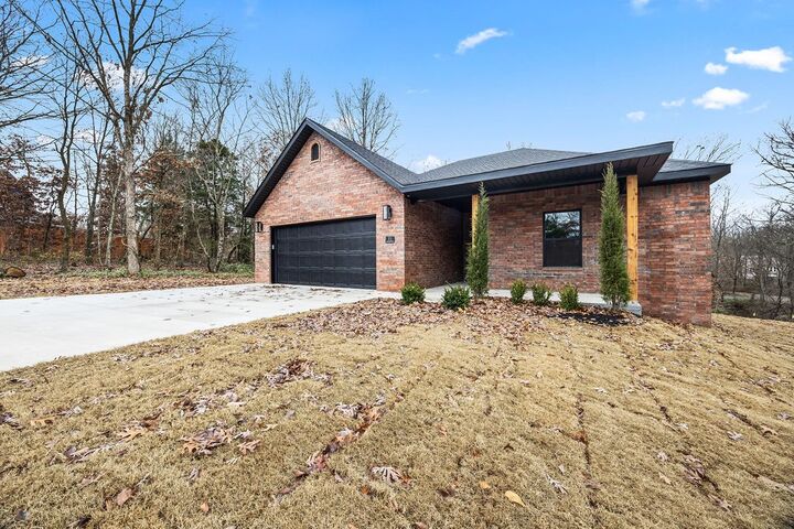 Property Photo: 11 Handa Place AR 72715