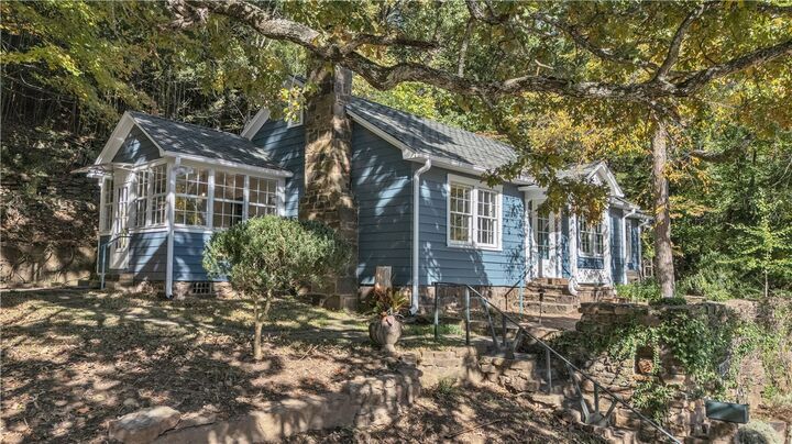 Property Photo: 900 E Lighton Trail AR 72701