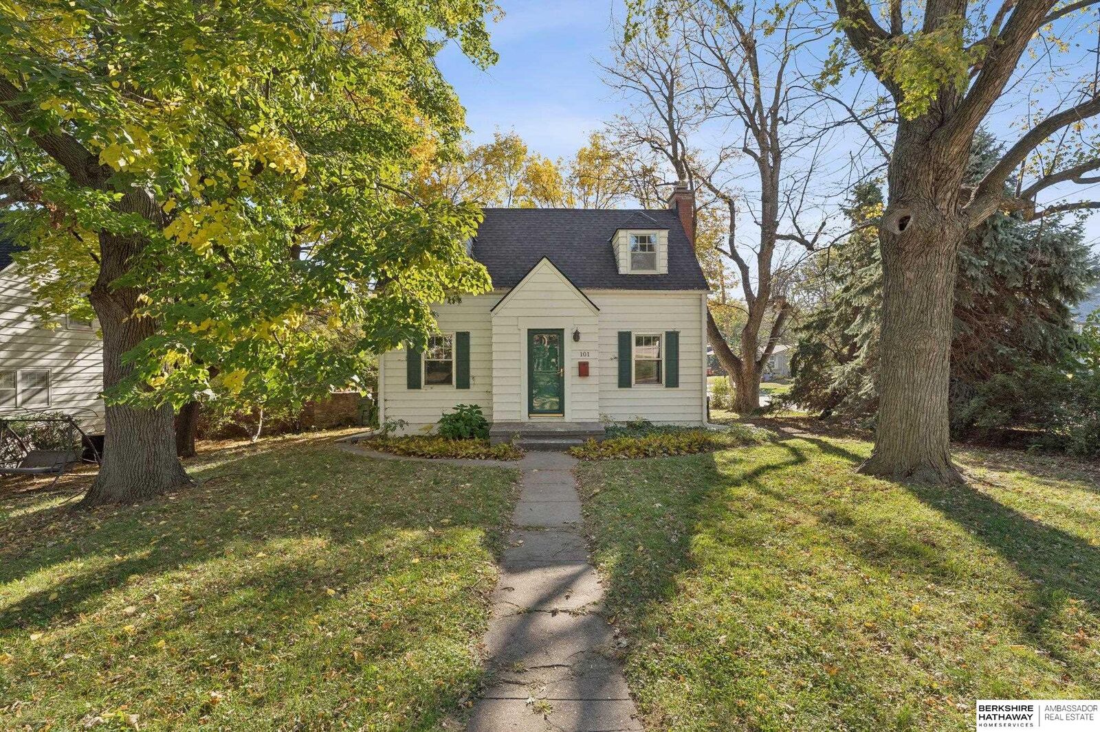 Property Photo: 101 E 16 Avenue NE 68005