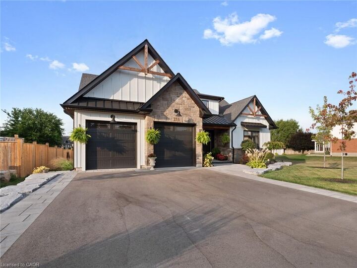 Property Photo: 253 Central Avenue ON L3M 1X6