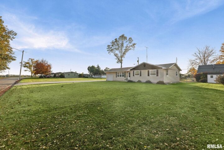 628 Sara Drive  Centralia IL 62891 photo