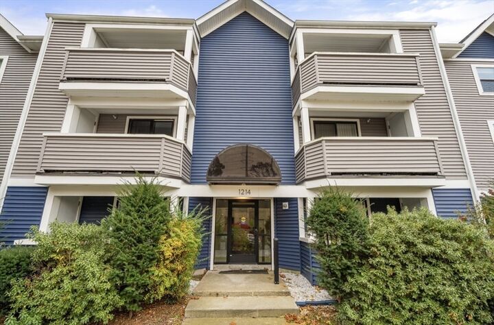 1214 Vfw Pkwy 30  Boston MA 02132 photo