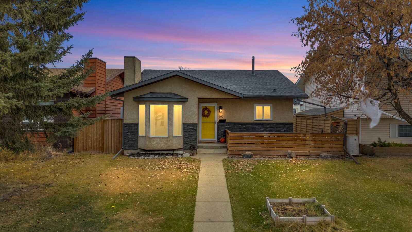 Photo de la propriété:  25 Erickson Drive  AB T4R 1X8 