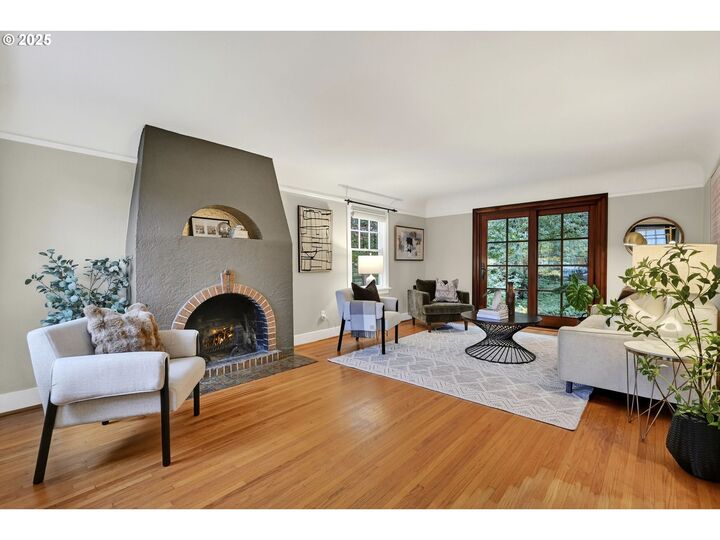 Property Photo:  7737 SE 17th Ave  OR 97202 