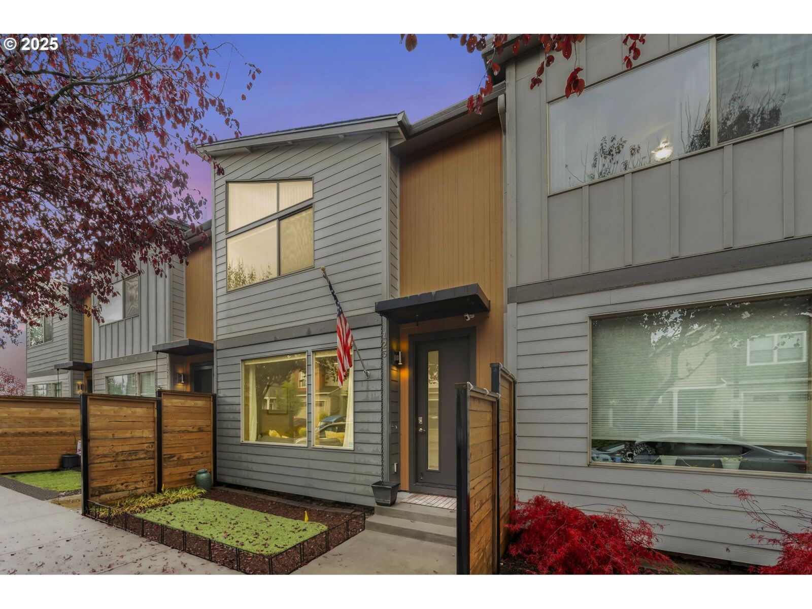 Property Photo:  125 N 44th Pl  WA 98642 