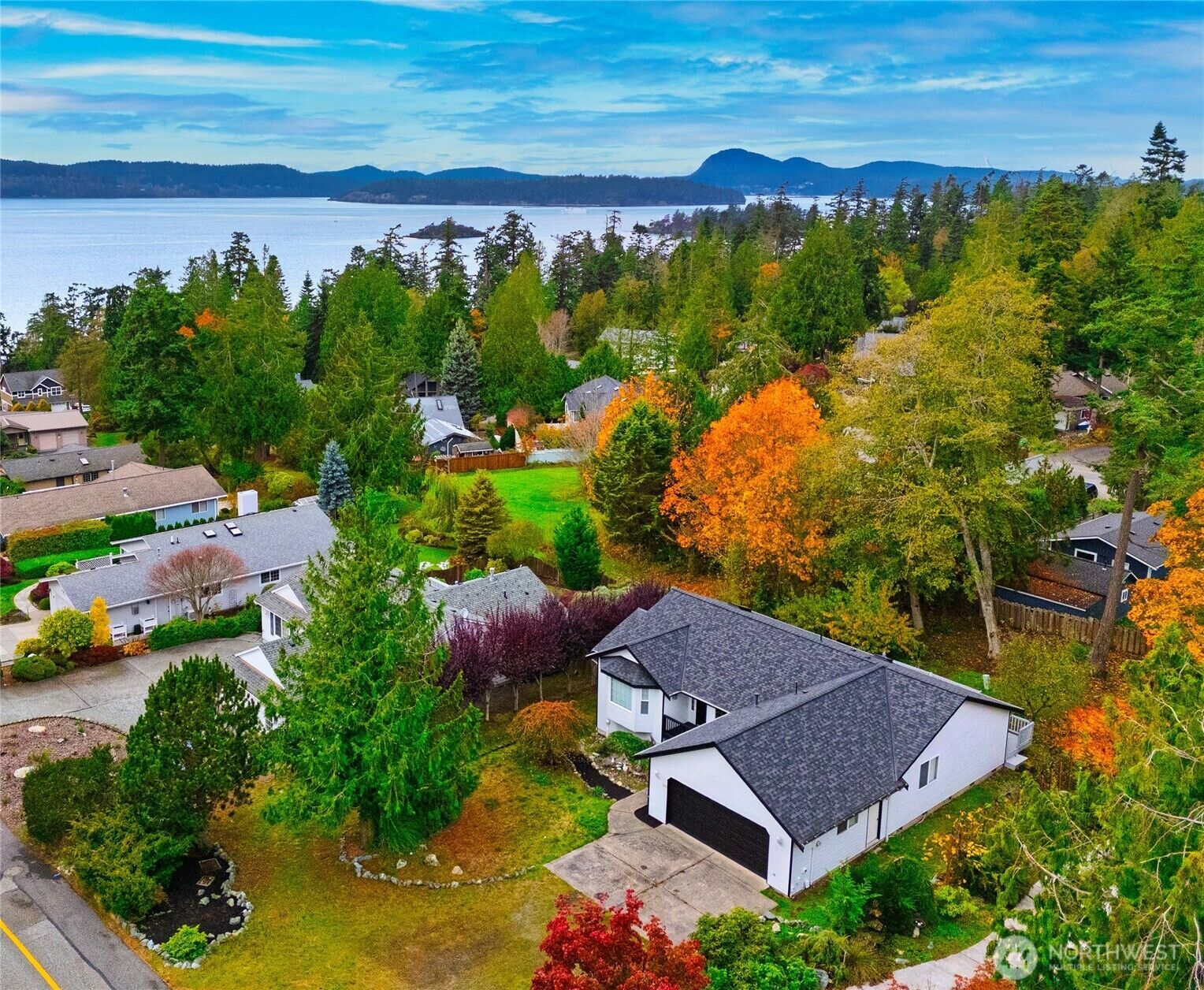Property Photo: 752 Tillamuk Drive WA 98257